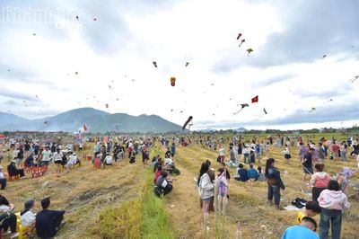 Những cánh diều giữa cơn mưa ở Diên Điền