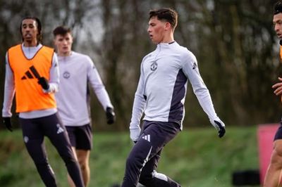 HLV Michael Carrick sẵn sàng trình làng các tài năng trẻ Manchester United