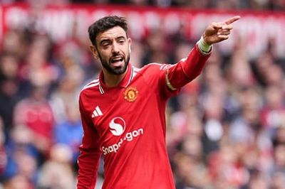 Manchester United hạ Nottingham Forest 3-2: Kỷ lục của Bruno Fernandes và lời chia tay Casemiro