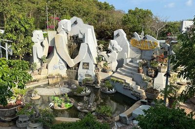 Tác phẩm 'Cội Nguồn' tại 'Vườn X' ở Côn Đảo hấp dẫn du khách