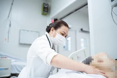 Người phụ nữ nguy kịch sau khi hút mỡ tại phòng khám