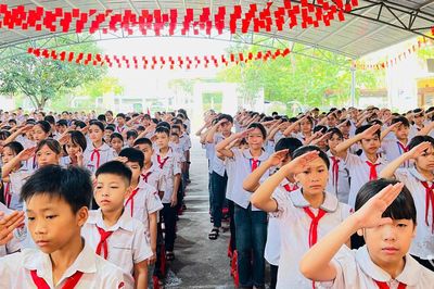 Tuổi trẻ Thái Nguyên đồng loạt chào cờ, sinh hoạt chính trị làm theo lời Bác