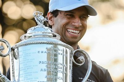 Nhà vô địch PGA Championship: Thần tượng Woods và 'hai găng tay'