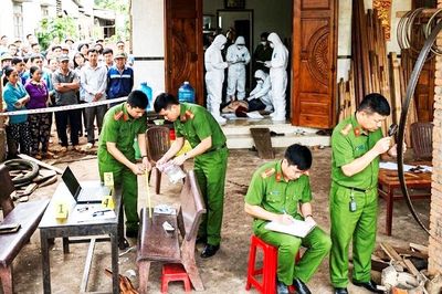 Điều tra vụ người đàn ông chết bất thường trong nhà với con dao cắm trên ngực