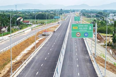 Bộ Xây dựng đề xuất ưu tiên mở rộng các tuyến cao tốc 2 làn xe