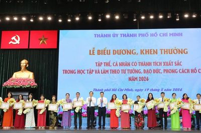 TP Hồ Chí Minh tôn vinh nhiều tập thể, cá nhân tiêu biểu, xuất sắc làm theo lời Bác