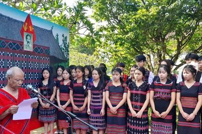 Đồng bào các dân tộc vùng cao ở Huế tự hào mang họ Bác Hồ