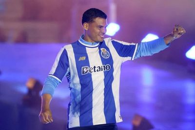 Thiago Silva ra sao khi mất vé đến World Cup?