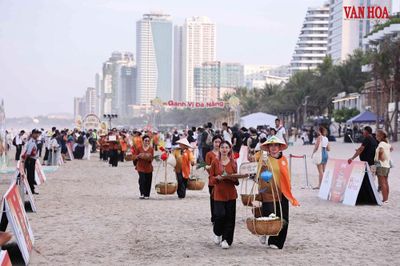 Độc đáo diễu hành ẩm thực 'Gánh vị Đà Nẵng'