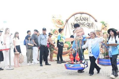 Đà Nẵng lần đầu tiên diễu hành ẩm thực 'Gánh vị Đà Nẵng'
