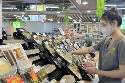 Hộ kinh doanh kiệt sức vì thuế và thủ tục, VCCI cảnh báo