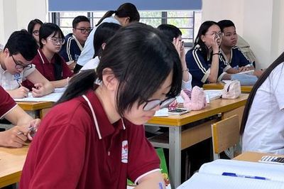 [VIDEO] Sĩ tử 'căng mình' trong giai đoạn nước rút trước kỳ thi vào lớp 10