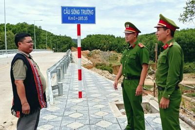 Những 'người giữ lửa' góp phần gieo mầm bình yên ở miền núi Phước Hiệp