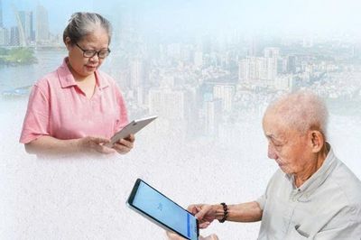 Để người cao tuổi không còn 'lạc nhịp' giữa đời sống số
