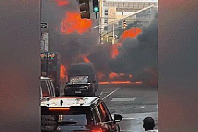 Xe phát nổ tạo thành quả cầu lửa khổng lồ ở New York