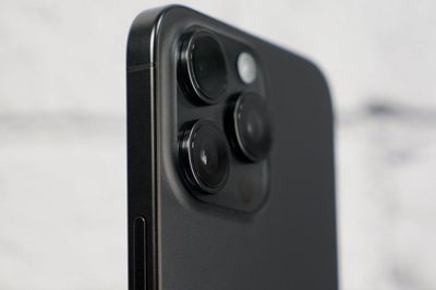 Apple có thể đưa titan trở lại iPhone 18 Pro Max?