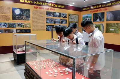 Đưa lịch sử đến gần học sinh bằng hoạt động trải nghiệm