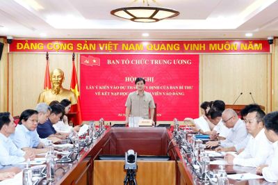 Lấy ý kiến vào dự thảo Quy định của Ban Bí thư về kết nạp học sinh, sinh viên vào Đảng