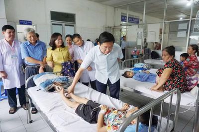 Đồng Tháp: Điều tra vụ ngộ độc thực phẩm tại Trường Tiểu học Kim Đồng
