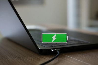 4 mẫu laptop có thời lượng pin tốt nhất năm 2026