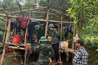 Truy quét điểm nóng khai thác vàng ở Huế, nhiều đối tượng bỏ chạy vào rừng