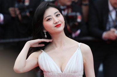 'Đệ nhất mỹ nữ Bắc Kinh' Cảnh Điềm gặp sóng gió
