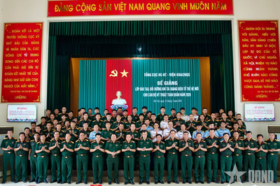 Bế giảng lớp đào tạo, bồi dưỡng khí tài quang điện tử thế hệ mới cho cán bộ kỹ thuật toàn quân
