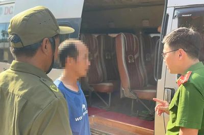Công an Quảng Ngãi giúp người đàn ông đi lạc hơn 250km về nhà