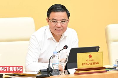 Bộ trưởng Lê Mạnh Hùng yêu cầu đẩy mạnh chuyển đổi số trong quản lý an toàn và môi trường công nghiệp