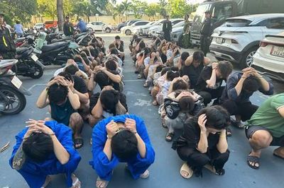 Video Công an TPHCM bắt, xử lý 140 đối tượng trong đường dây ma túy liên tỉnh
