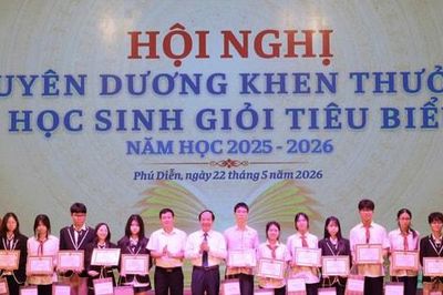 Phường Phú Diễn tuyên dương 246 học sinh giỏi tiêu biểu