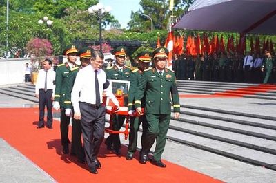 Thủ tướng Lê Minh Hưng dự lễ truy điệu, an táng 28 hài cốt liệt sĩ tại Nghĩa trang Liệt sĩ Quốc gia Đường 9