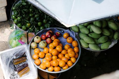 Chợ không bán búa có gọi là 'chợ búa' được không?