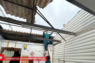 Gần 90 nhà dân ở Cà Mau bị sập và tốc mái do giông lốc