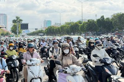 Vòng xoay Điện Biên Phủ - Nguyễn Bỉnh Khiêm ùn ứ ngày đầu tuần