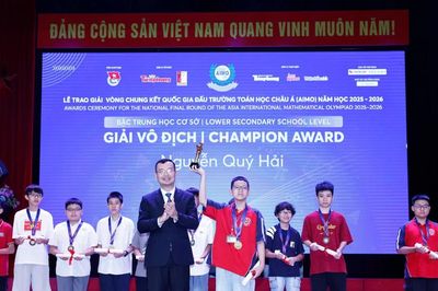 Hành trình vượt hàng trăm cây số về Thủ đô của những 'nhà toán học tương lai'