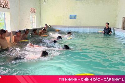 Những lớp dạy bơi '0 đồng' cho trẻ em nghèo