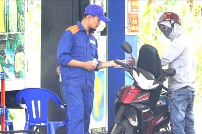Tăng tốc chuyển đổi xăng sinh học