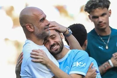 Pep Guardiola và dàn công thần đẫm lệ chia tay Etihad: Khép lại thập kỷ huy hoàng của Man City