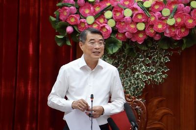 Thủ tướng Lê Minh Hưng: Vĩnh Long phải đổi mới mô hình tăng trưởng, thống nhất chủ trương cao tốc CT33