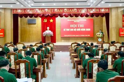 Nâng cao năng lực hạt nhân chính trị ở cơ sở