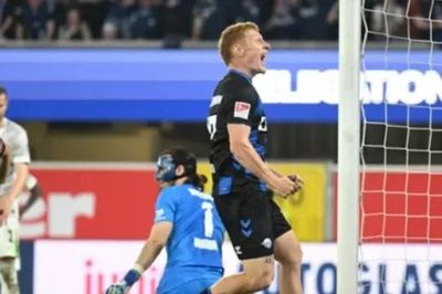Thắng Wolfsburg sau 120 phút, Paderborn thăng hạng lên Bundesliga