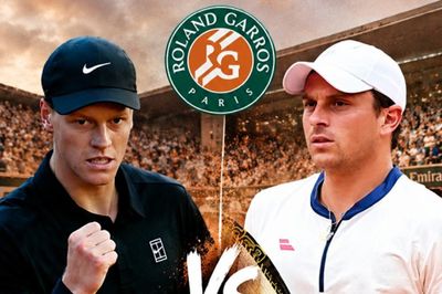 Roland Garros 2026: Sinner thị uy sức mạnh, Tsitsipas và Medvedev bung sức vòng 1