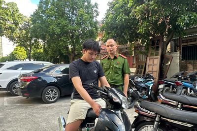 Thủ đoạn tinh vi của 2 tên trộm bẻ khóa xe máy chưa mất tới 1 phút