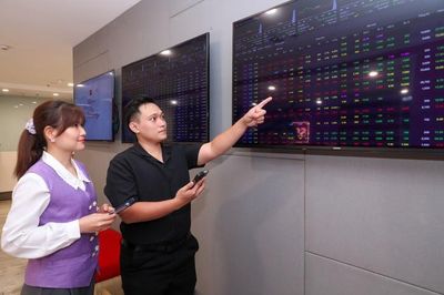 Hai quỹ ETF gần 30.000 tỉ đồng chuẩn bị 'đảo danh mục'