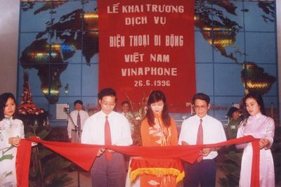 Quyết sách táo bạo của ngành Bưu điện làm mạng di động thứ hai dù bị nghi ngờ