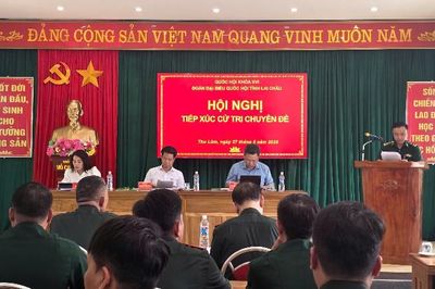 Đoàn ĐBQH tỉnh Lai Châu tiếp xúc cử tri Đồn Biên phòng Thu Lũm