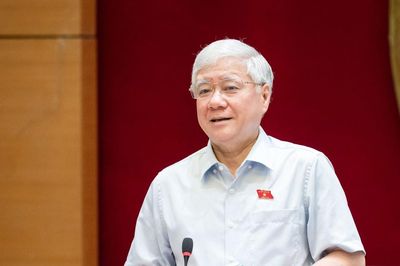Phó Chủ tịch Thường trực Quốc hội Đỗ Văn Chiến dự Phiên họp Tổ biên tập xây dựng Quy chế phối hợp với các Đảng ủy trực thuộc Trung ương