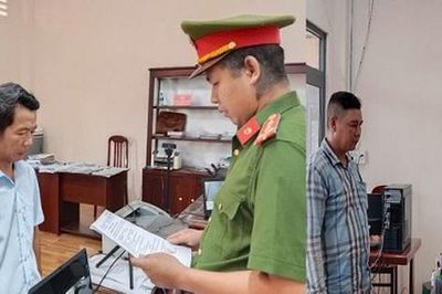 Cần Thơ: Cự cãi trên bàn nhậu, hai người dùng hung khí đánh nhau cùng nhập viện