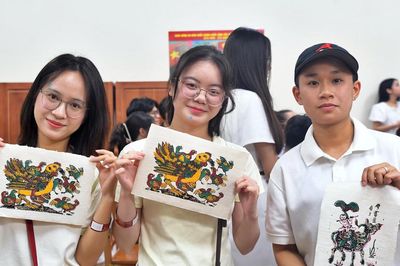 Hồn trên giấy mộc: Nơi người trẻ chạm tay vào nét vẽ trăm năm